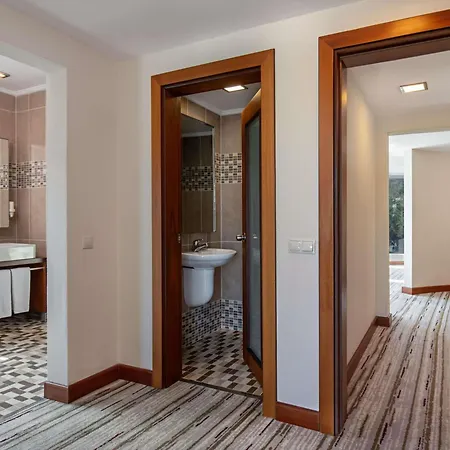 אתר נופש Rixos Sungate - The Land Of Legends Access