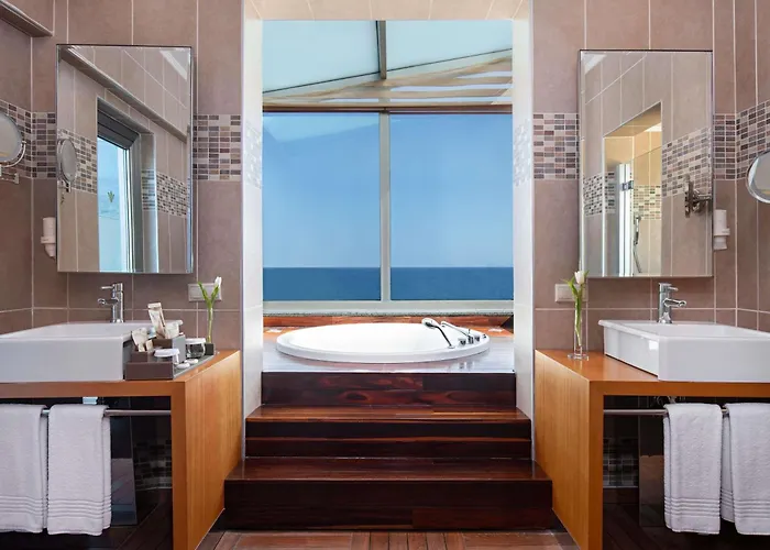 Rixos Sungate - The Land Of Legends Access منتجع