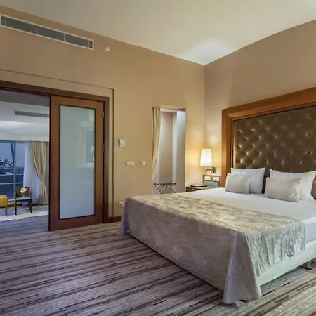 Курортный комплекс Rixos Sungate - The Land Of Legends Access